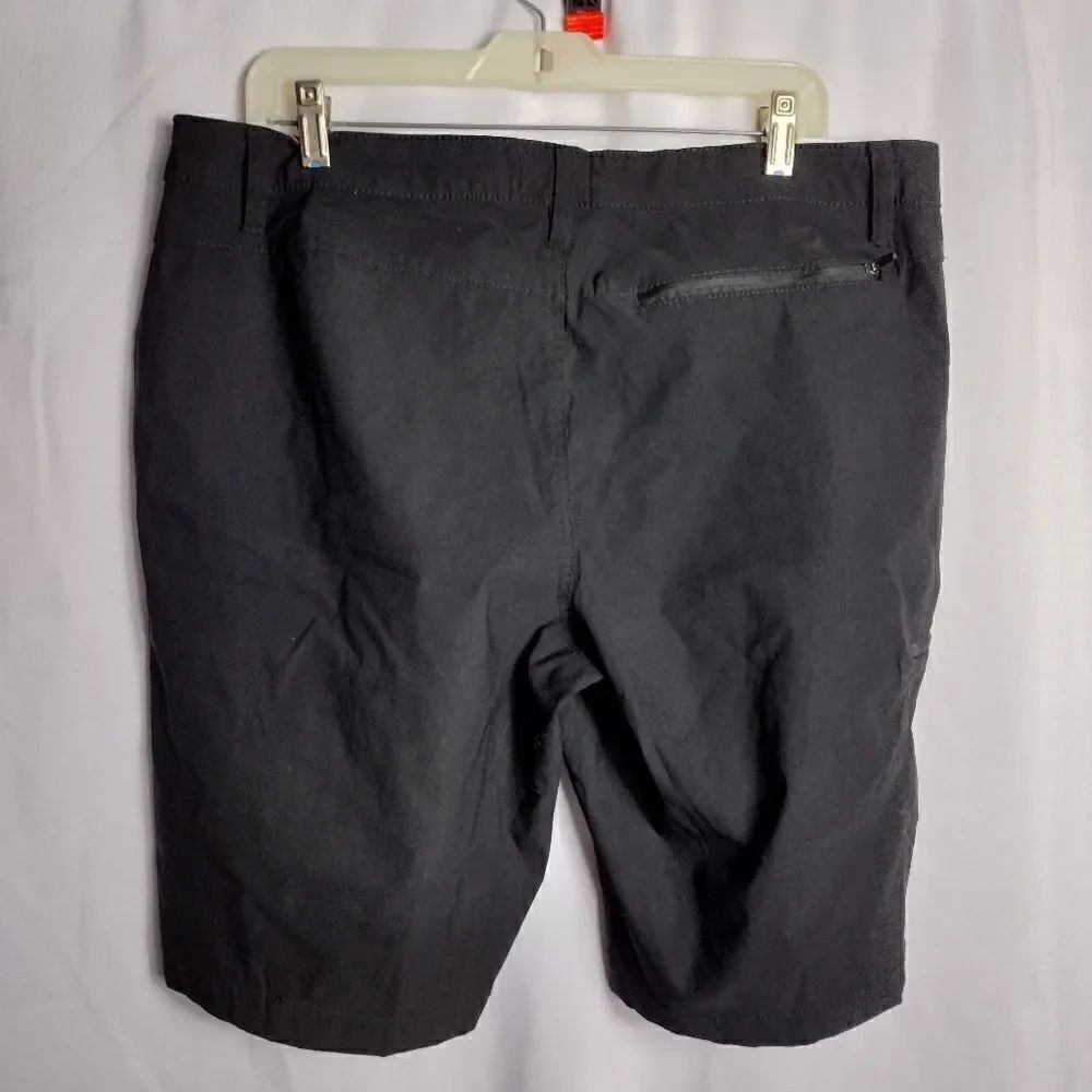 Weatherproof shorts - Picture 2 of 4